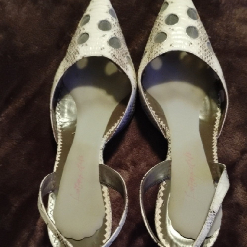 Stylish Women's White and Gray D'Orsay Flats
